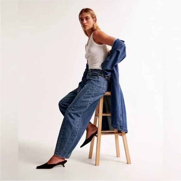 Abercrombie Mid Rise Barrel Jeans Curve Love - Picture 2 of 9